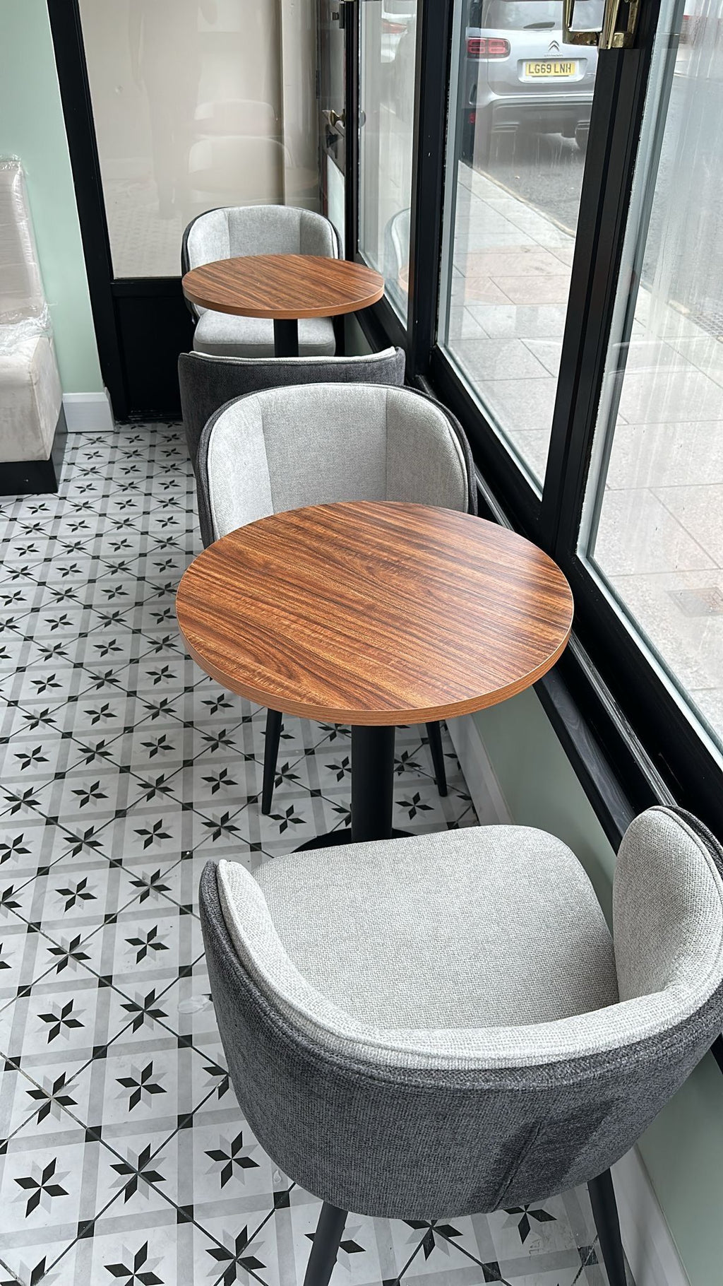 Modern Wooden 70Q Round Look Table